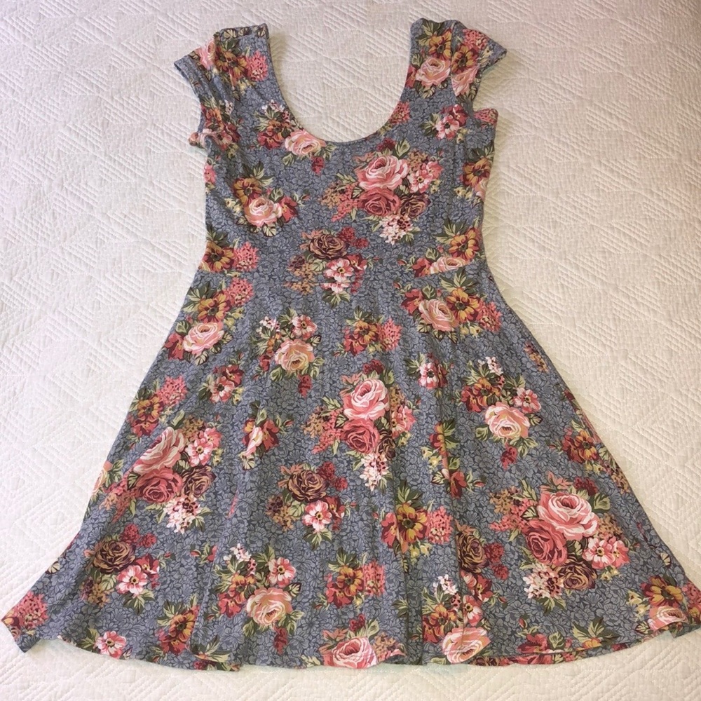 Urban Outfitters Floral Dress Size M